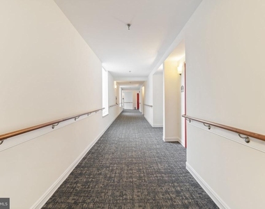 7040 Oxford Avenue - Photo Thumbnail 17