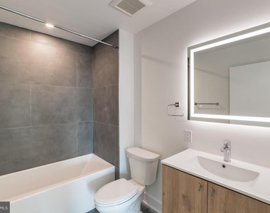 1622 Point Breeze Avenue - Photo Thumbnail 8