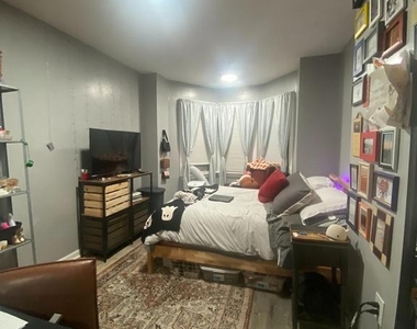 1717 Fontain Street - Photo Thumbnail 7