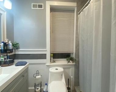 1717 Fontain Street - Photo Thumbnail 10