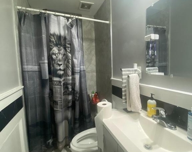 1717 Fontain Street - Photo Thumbnail 3