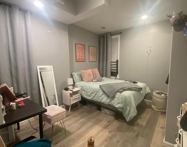 1717 Fontain Street - Photo Thumbnail 4