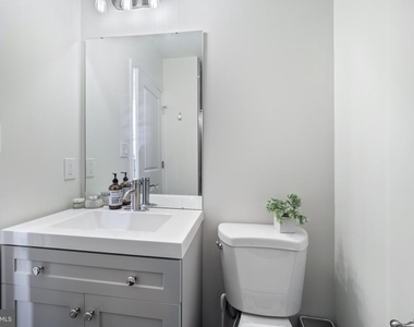 306 E Front Street - Photo Thumbnail 8