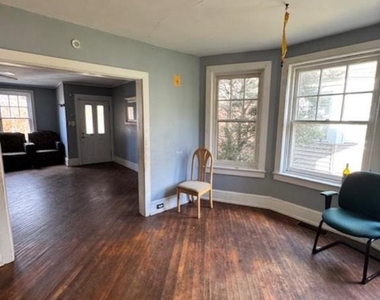1136 Stirling Street - Photo Thumbnail 6
