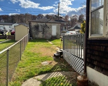 1136 Stirling Street - Photo Thumbnail 4