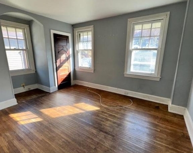 1136 Stirling Street - Photo Thumbnail 15