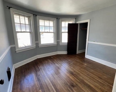 1136 Stirling Street - Photo Thumbnail 14