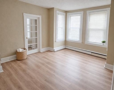 317 E Broad Street - Photo Thumbnail 5