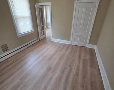 317 E Broad Street - Photo Thumbnail 8