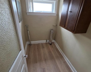 317 E Broad Street - Photo Thumbnail 7