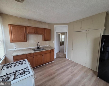 317 E Broad Street - Photo Thumbnail 2