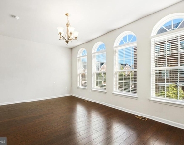 12909 Brickyard Boulevard - Photo Thumbnail 7