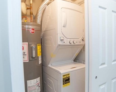 2022 4th Street Ne - Photo Thumbnail 8