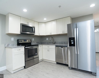 2022 4th Street Ne - Photo Thumbnail 3