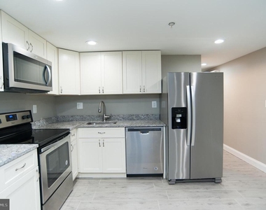 2022 4th Street Ne - Photo Thumbnail 5