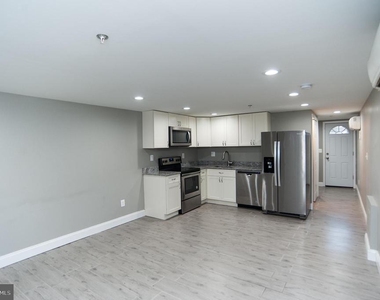 2022 4th Street Ne - Photo Thumbnail 2