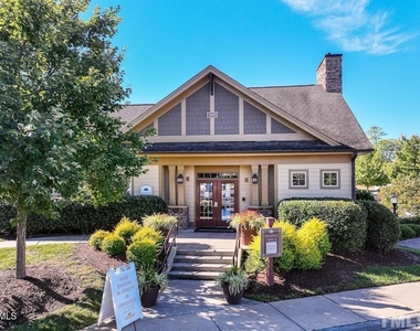 300 Cosgrove Avenue - Photo Thumbnail 2