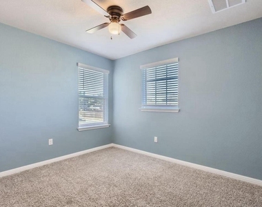 324 Sandhill Piper St - Photo Thumbnail 7