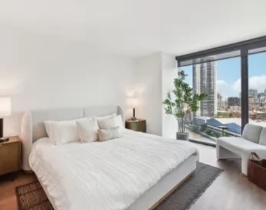 350 N Canal Street - Photo Thumbnail 3