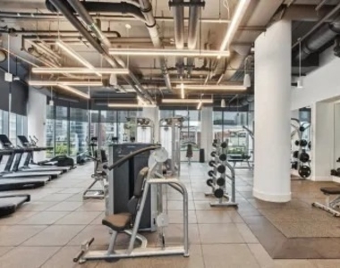 350 N Canal Street - Photo Thumbnail 11