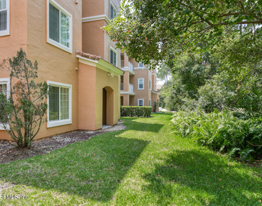 605 Fairway Drive - Photo Thumbnail 3