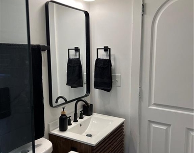 1474 Beecher Street Sw - Photo Thumbnail 16