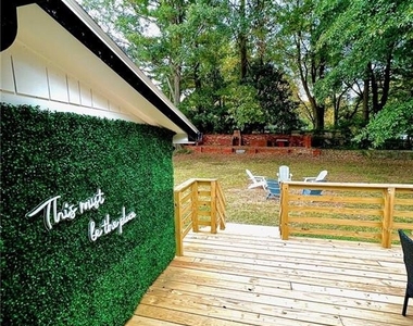 695 Kennesaw Drive Se - Photo Thumbnail 9