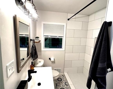 695 Kennesaw Drive Se - Photo Thumbnail 16