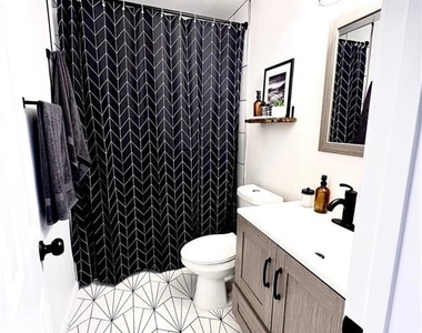 695 Kennesaw Drive Se - Photo Thumbnail 5
