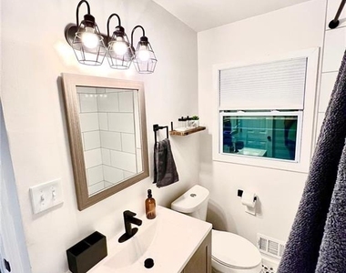 695 Kennesaw Drive Se - Photo Thumbnail 17