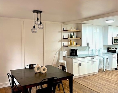 695 Kennesaw Drive Se - Photo Thumbnail 8