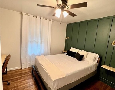 695 Kennesaw Drive Se - Photo Thumbnail 13