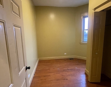 3341 W Walnut Street - Photo Thumbnail 6