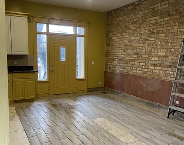 3341 W Walnut Street - Photo Thumbnail 1