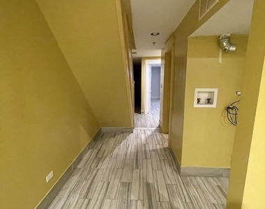 3341 W Walnut Street - Photo Thumbnail 9