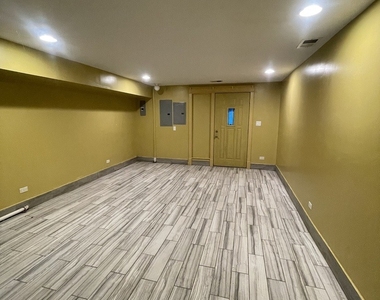 3341 W Walnut Street - Photo Thumbnail 8