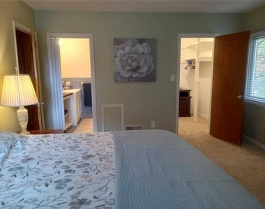 1224 Poplar Grove Drive Ne - Photo Thumbnail 7