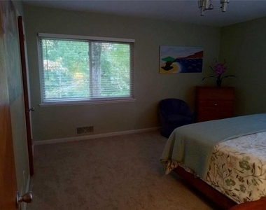1224 Poplar Grove Drive Ne - Photo Thumbnail 9