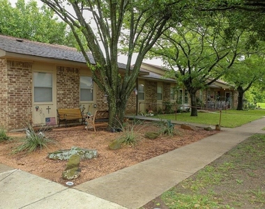 125 Janis Street - Photo Thumbnail 1