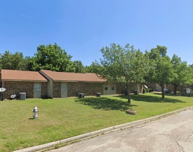 125 Janis Street - Photo Thumbnail 5