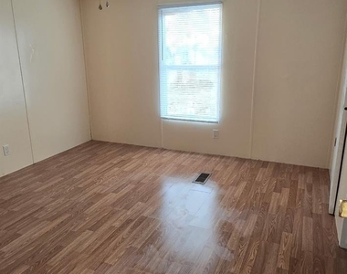 420 County Road 444 - Photo Thumbnail 3