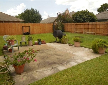 1402 Hunter Ridge Court - Photo Thumbnail 6