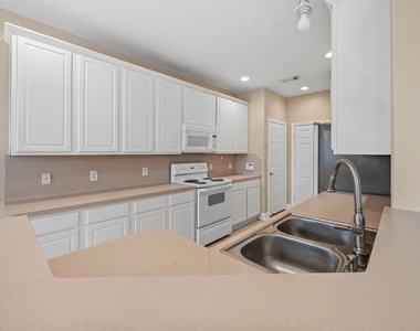 8714 Thistlemoor Lane - Photo Thumbnail 9