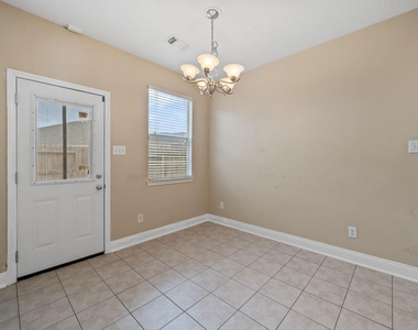 8714 Thistlemoor Lane - Photo Thumbnail 7