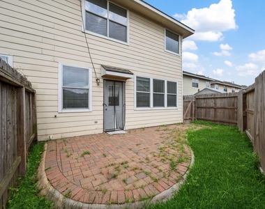 8714 Thistlemoor Lane - Photo Thumbnail 20