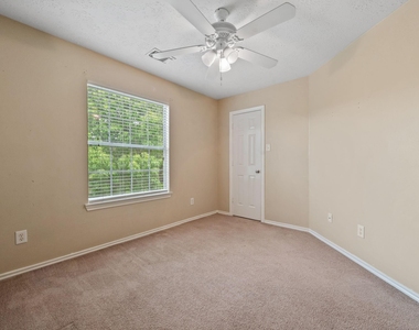 8714 Thistlemoor Lane - Photo Thumbnail 12