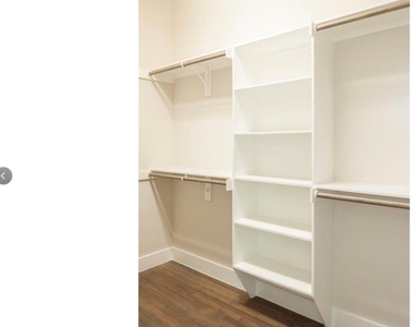 5209 Nichols Street - Photo Thumbnail 3