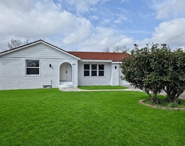 4607 Englewood Street - Photo Thumbnail 1