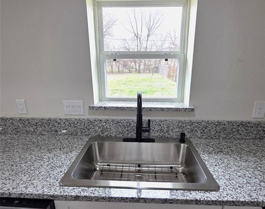 4607 Englewood Street - Photo Thumbnail 13