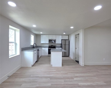 4607 Englewood Street - Photo Thumbnail 5